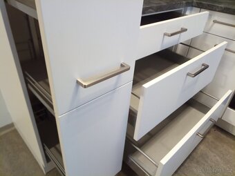 Moderní kuchyňská linka - 9