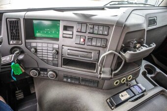 Volvo FMX 450-8x4–Valník/Sklápěč+HR-Palfinger PK 23502 C - 9