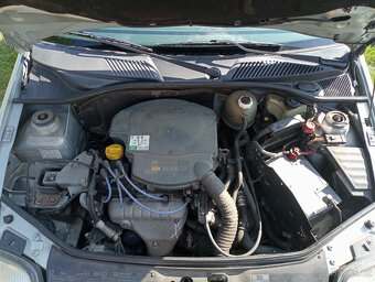 Prodám Renault Clio 1.4, 55 kW, r. 2000, bez STK - 9
