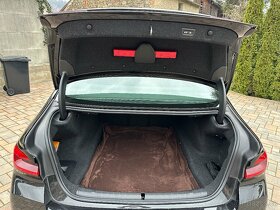 BMW Řada 5, 520d,M-PAKET,LASER,KUŽE,ZARUKA - 9