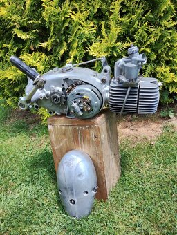 Prodám náhradní motor na jawa pionýr 05, plně funkční - 9
