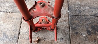 Babetta 210 - přední vidlice červené - 9