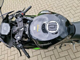 Kawasaki Ninja ZX-6R Černá model 2026 - Nový Motocykl - 9