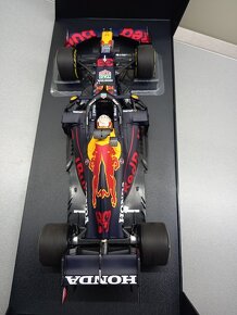 F1 RED BULL RB16B VÍTĚZ EMILIA ROMAGNA 2021 VERSTAPPEN 1:18 - 9