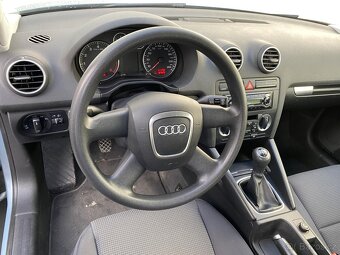 Audi A3 1.6i , 75 kW benzín, 2006 - 9