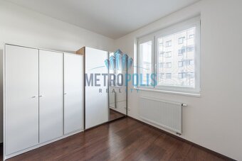 Luxusní byt 4+kk s balkóny, parkovacím stáním a výbornou obč - 9