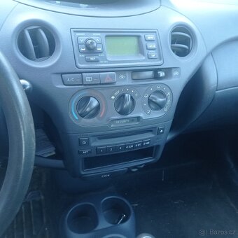 Toyota Yaris 1.0 , r.v. 2003 - 9