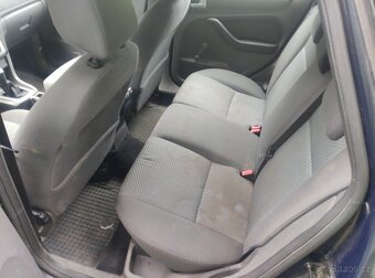 Ford Focus kombi 1 . 6 - 9