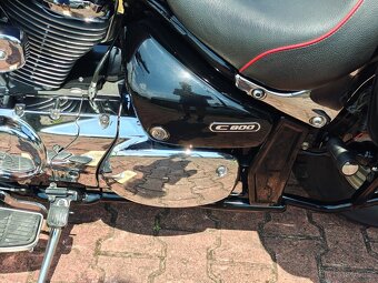 Suzuki C 800 VL 800 Intruder - 9
