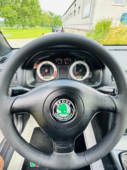 Škoda Octavia RS 1.8t 132kw originál Top Stav - 9