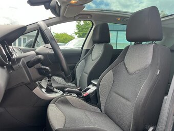 Peugeot 308 2.0HDI 110kW,panorama,senzory - 9