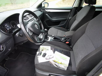 Škoda Octavia 1,6 TDi kombi kamera navi rozvody - 9