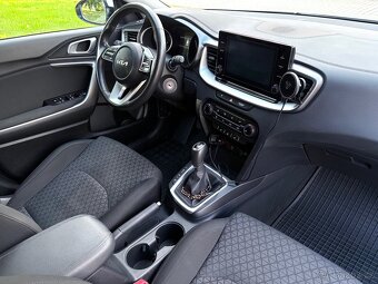 KIA Ceed SW 1,5 T-GDI 118kW ZÁRUKA r.2023 - 9