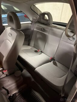 Volkswagen New Beetle - 9