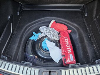Toyota Corolla Hybrid 2.0 GR kombi - 9