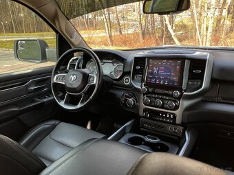 Dodge Ram 1500 5.7 V8 HEMI - 4x4 - RAM BOXY - NEBOURANÝ - 9