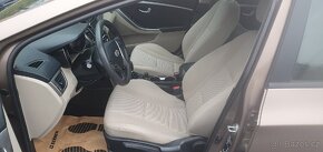 Hyunda i30 Trikolor 1,6i + LPG , koupeno v ČR 2.Majitel - 9