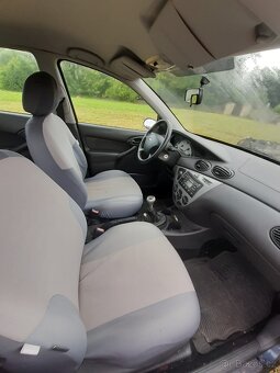 Ford Focus Combi 1.8/16V benzín - 9