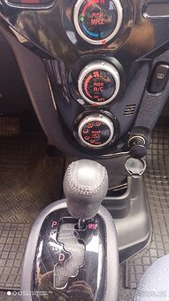 Peugeot i on EV - 9