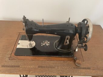 Šicí stroj BOBBIN - 9