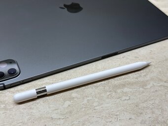 Apple Pencil (USB-C) - 9