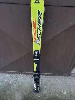 dětské lyže 110 cm a 2x helma na lyže - 9