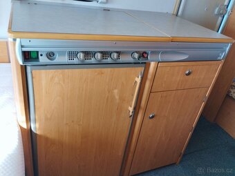 KNAUS BLUE č.241 pro 4.Sklopná palanda. MOVER. 790kg.100km/h - 9