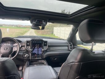 Ram 1500 Limited 2022 najeto 8 000km - 9