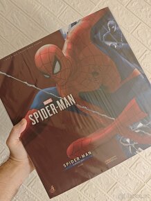 Hot Toys Spider-man Classic suit - 9