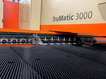 Laserový-vysekávací stroj TRUMPF Trumatic 3000L - 9