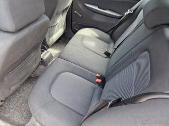 Škoda Fabia 1.2 benzin - nové ČR - 2 majitelka - - 9