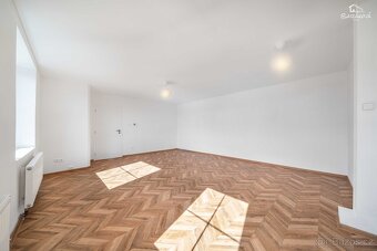 Prodej bytu 1+1, Plzeň, Náměstí Míru, ev.č. 00088 - 9