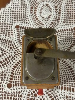 Dřevěný kávomlýnek - 9