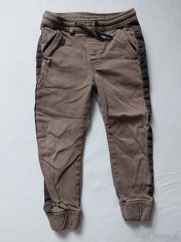 Kalhoty, tepláky, kraťasy, vel.110 - 9