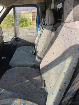 FORD TRANSIT 2,4 DI 2002 - 9