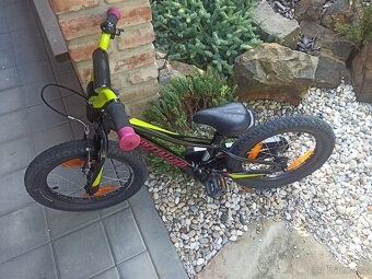 Úžasné dětské kolo Specialized Riprock, vel. 16 - 9