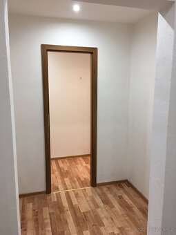Pronájem bytu 2+KK Poláčkova 20 - 9