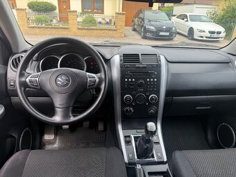 Suzuki Grand Vitara 1.9 DDIS 4x4 TAŽNÉ, NAVI, VÝHŘEV - 9