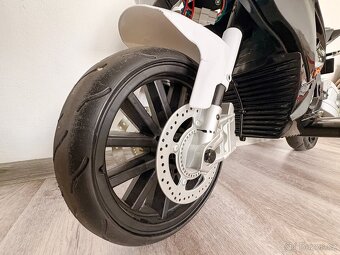 Dětská elektrická motorka BMW S1000RR – 12 V, nová baterie - 9