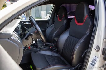 Škoda Octavia Combi 2.0 TFSI RS - 9