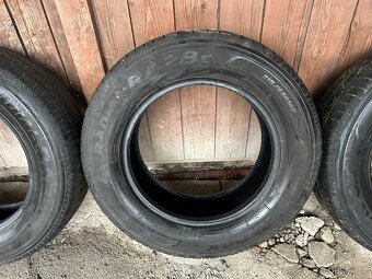 Prodám gumy 215/65/16C - 9