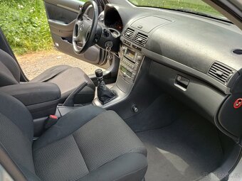 Avensis - 9