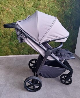 Sportovní kočárek Carrello Bravo Plus – TOP stav - 9