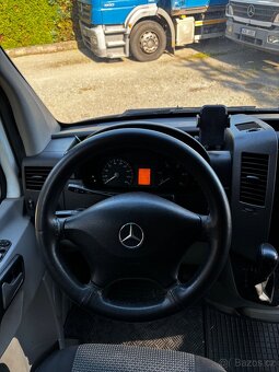 Obytná dodávka Mercedes-Benz Sprinter 319 CDI - 9