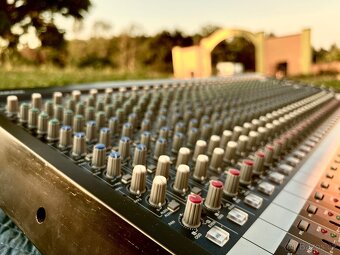 Velký mixpult Yamaha MG32/14FX - 9