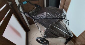 Thule Urban Glide 2 Black on Black - 9