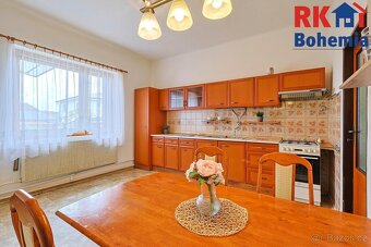 Prodej rodinného domu 2+1 s garáží s pozemkem 1177 m2 v Česk - 9