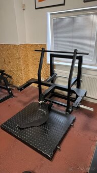 Výprodej posilovacích strojů - 9
