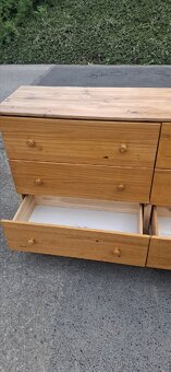 Dřevěná komoda IKEA Tarva - 9