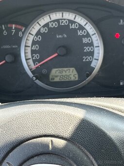 Mazda 5 1.8 benzín 85kw rok 2007 - 9